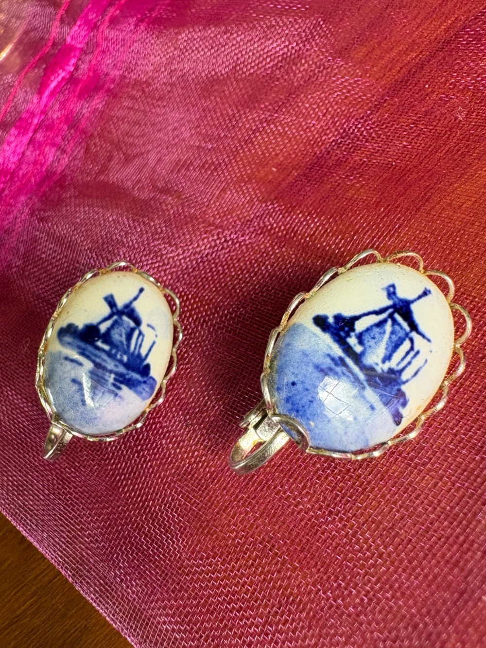 Vintage Delft blue white clip porcelain earrings windmill scalloped silver frame